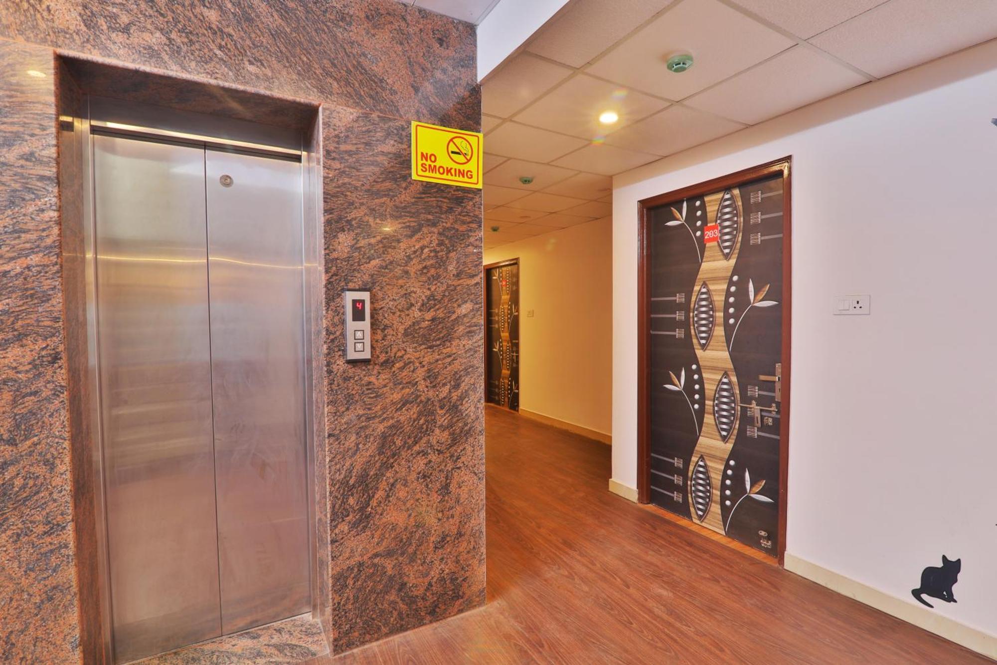 Divine Glory Hotel Lucknow Exterior foto